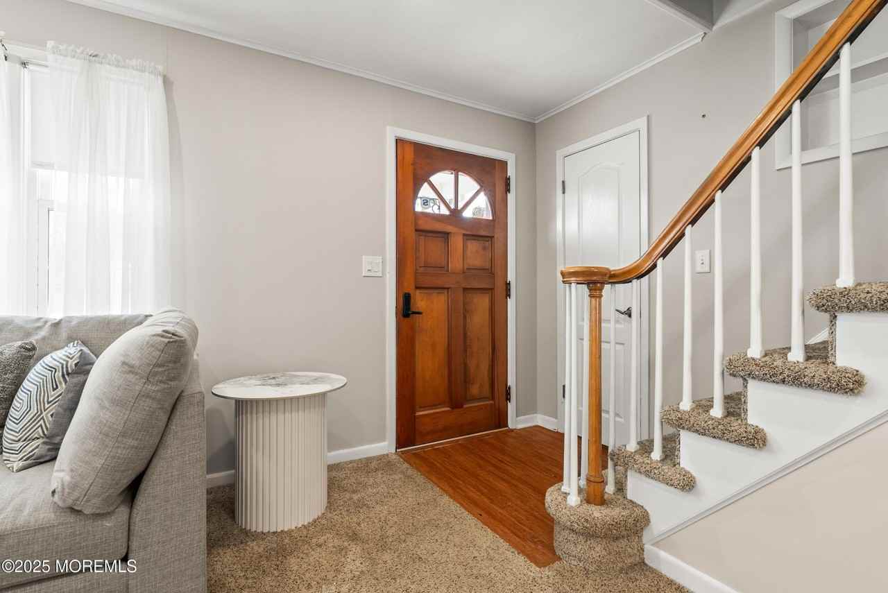 8 Nolan Dr - Photo 2 of 38