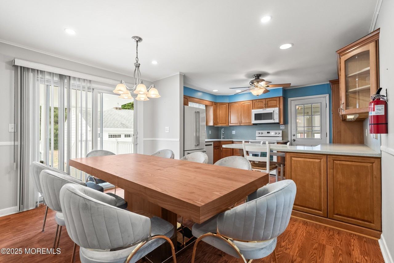 8 Nolan Dr - Photo 6 of 38