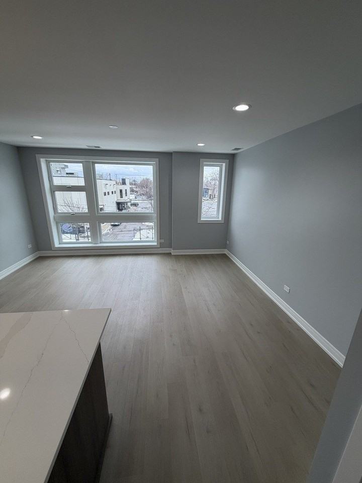 2622 W Adams St Unit 3 #3 - Photo 5 of 23