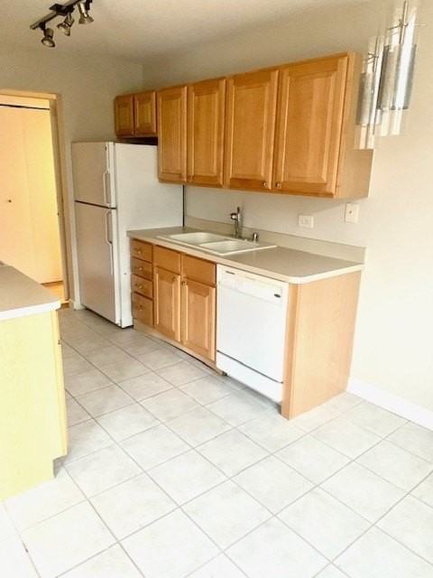 1264 W Byron St Apt 1 #1 - Photo 2 of 9