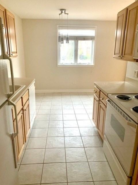 1264 W Byron St Apt 1 #1 - Photo 3 of 9