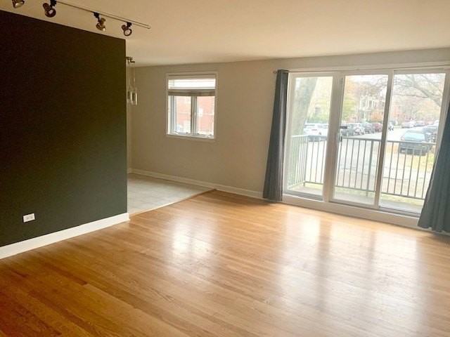 1264 W Byron St Apt 1 #1 - Photo 4 of 9