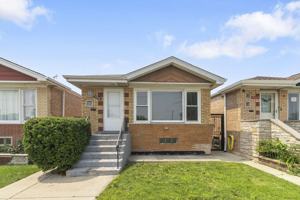 featured image of 7216 S Central Park Ave