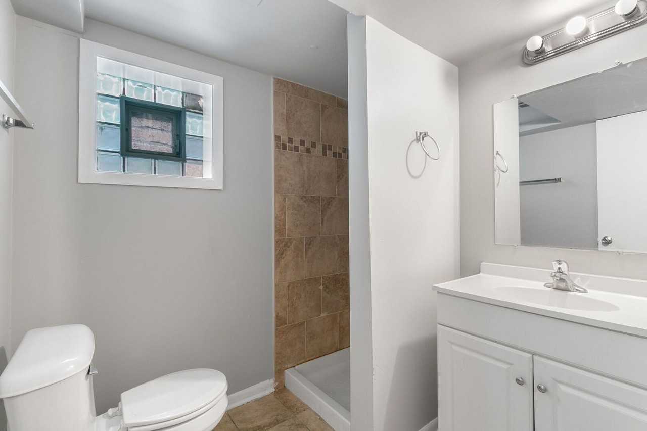 7216 S Central Park Ave - Photo 6 of 13