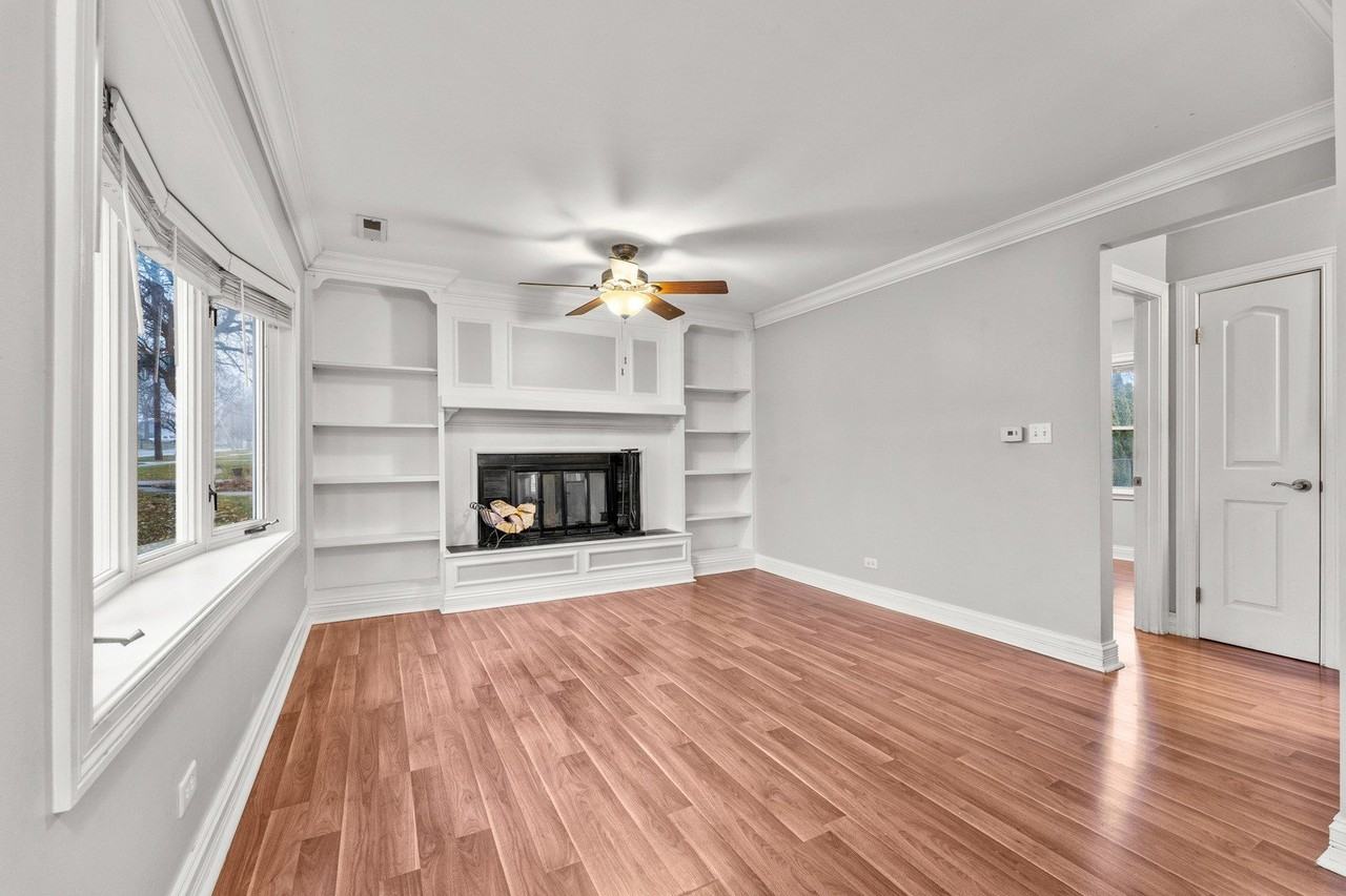 305 N Grace St - Photo 6 of 45