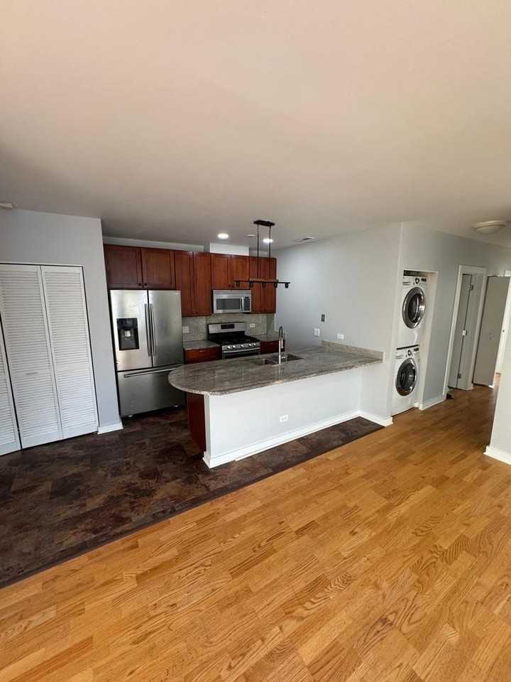 2257 W Lake St Unit 203 #203 - Photo 4 of 10