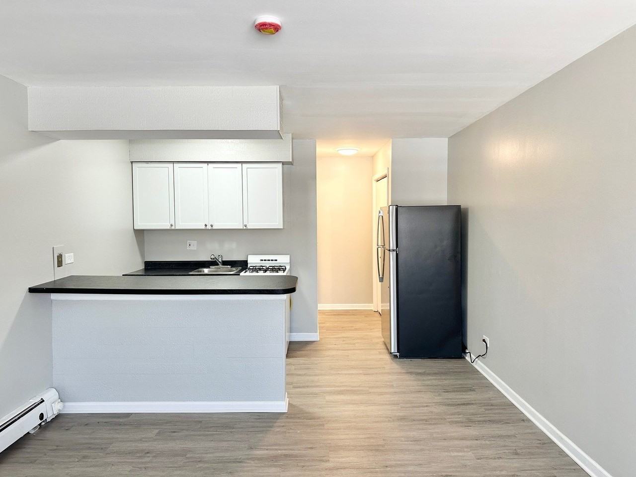 1940 Mark Ave Apt 15 #15 - Photo 5 of 7