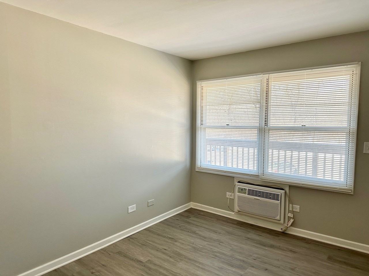 1940 Mark Ave Apt 15 #15 - Photo 6 of 7