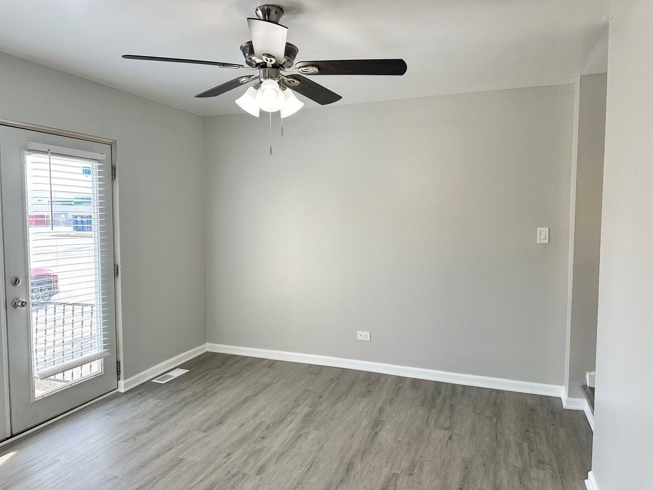 1721 E Roosevelt Rd Apt 1 #1 - Photo 6 of 21