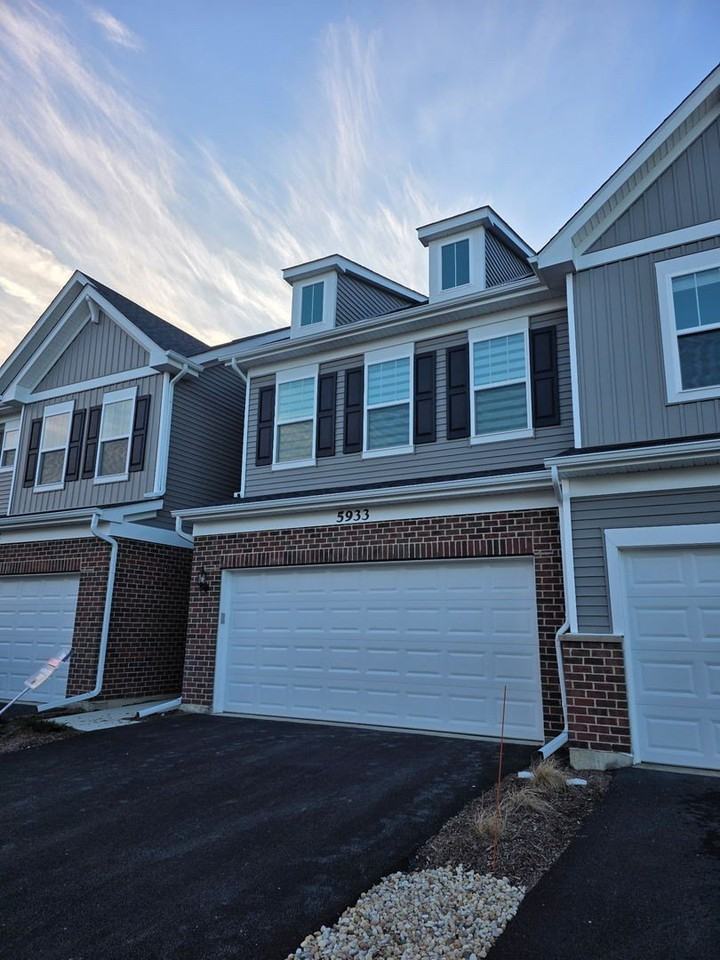 5933 Hawkweed Dr - Photo 3 of 21