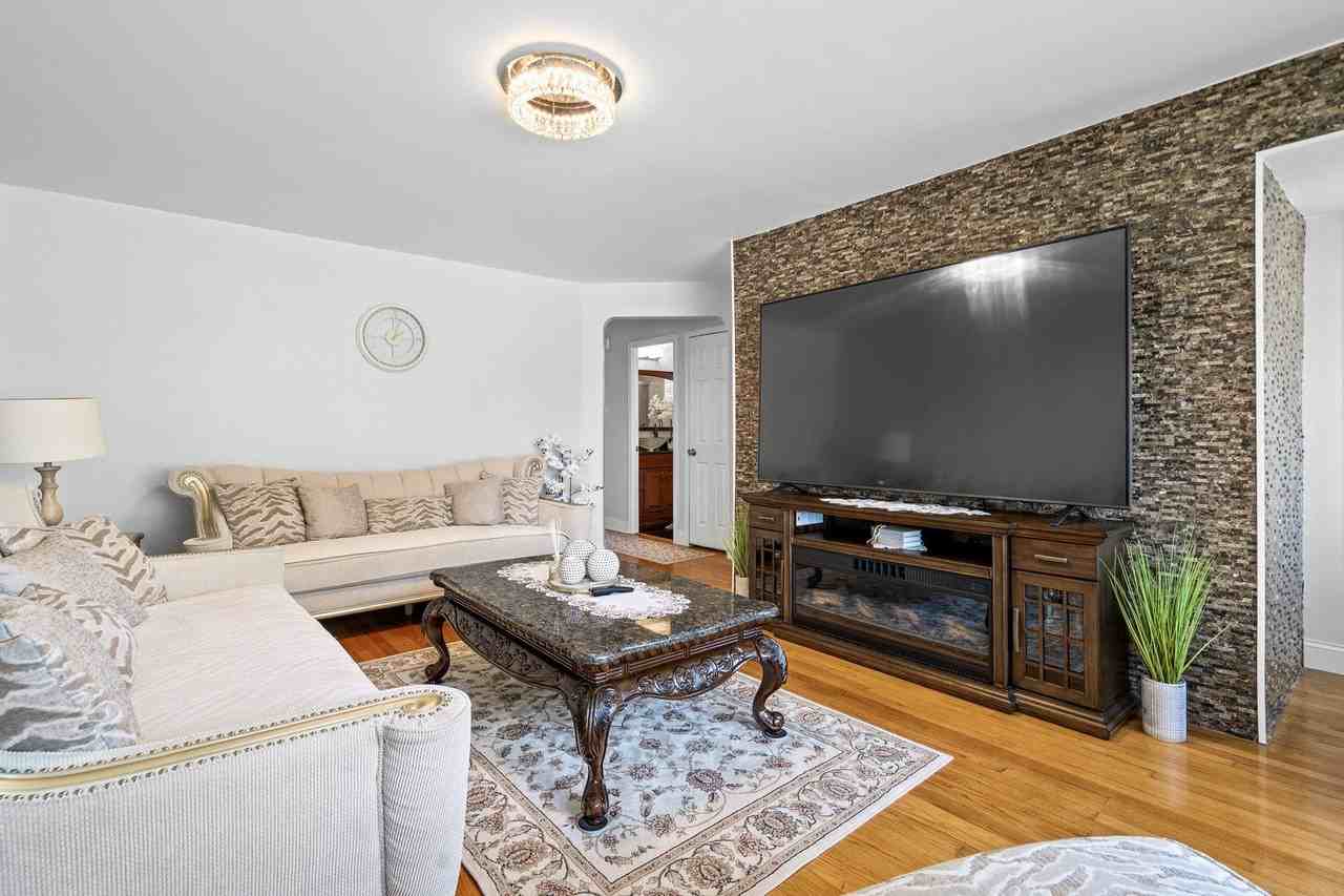 7625 W Strong St - Photo 4 of 24