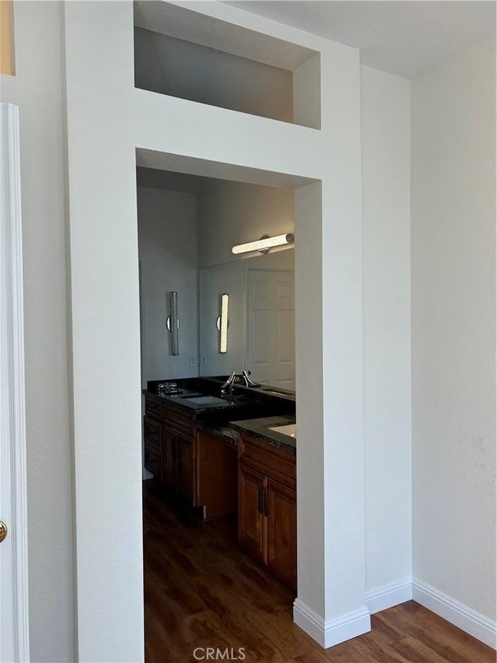 1020 S San Marino Way - Photo 7 of 27