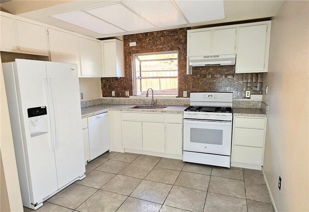 11837 Rancherias Dr - Photo 2 of 18