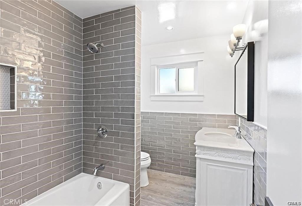 817 Calle Puente #A - Photo 5 of 9