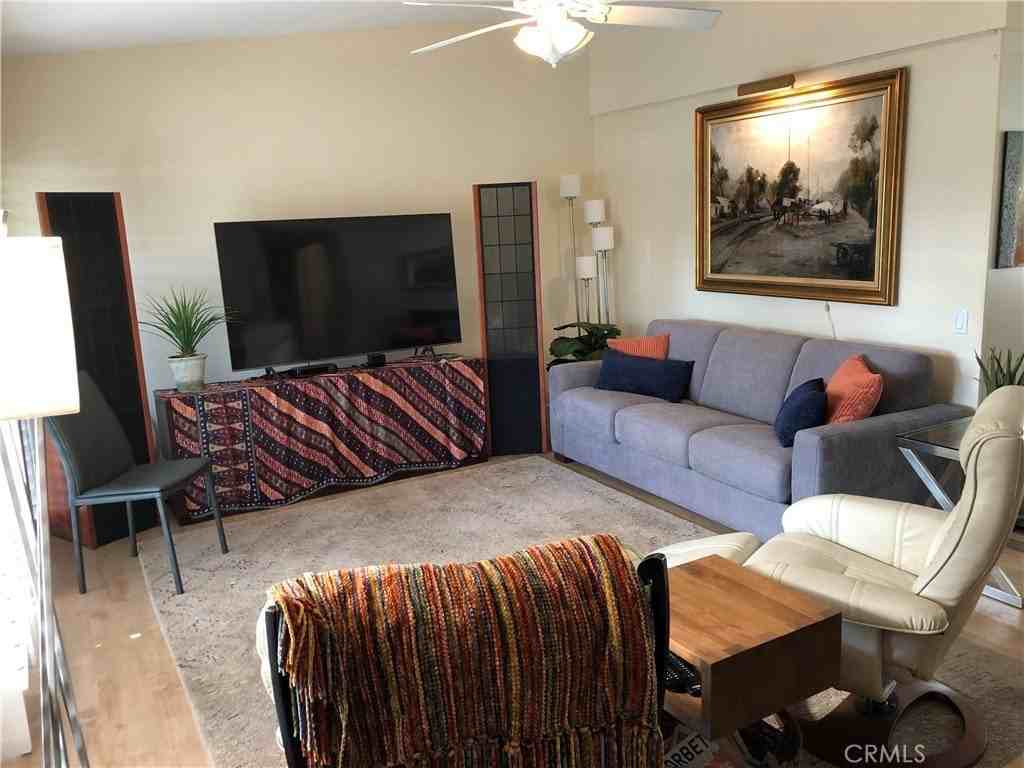 752 Avenida Majorca #C - Photo 7 of 28