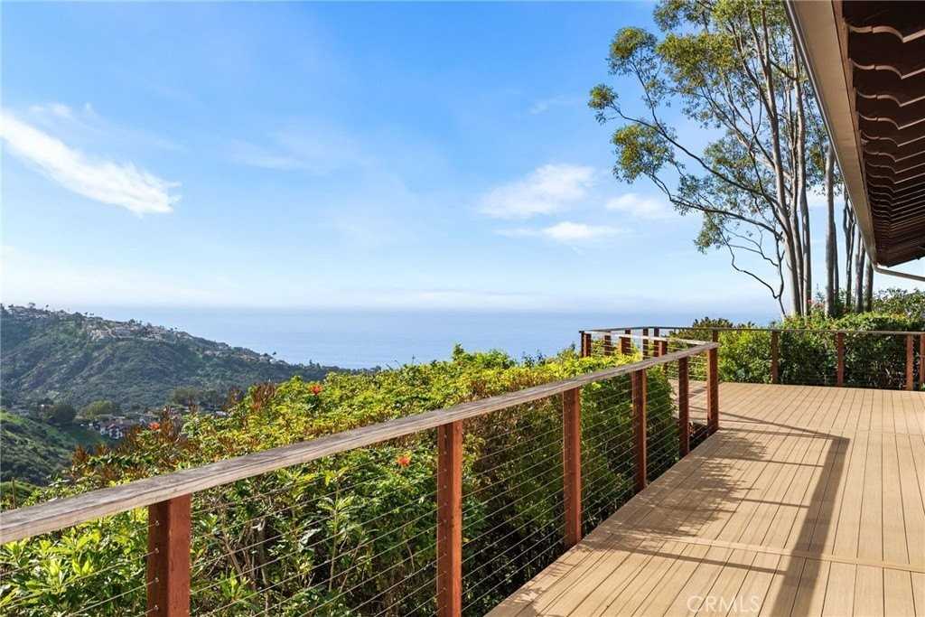 2575 Temple Hills Dr - Photo 2 of 36