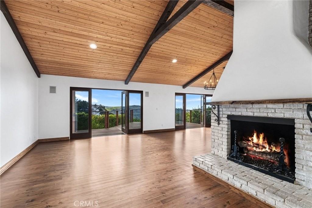 2575 Temple Hills Dr - Photo 6 of 36