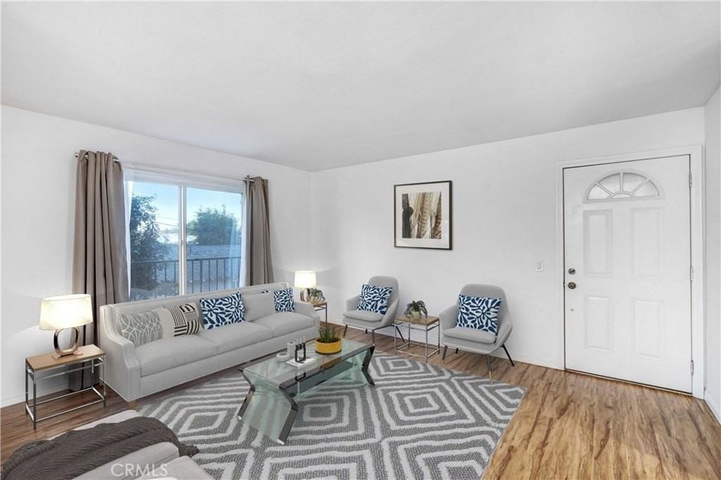 1637 E 5th St #204 - Photo 4 of 30