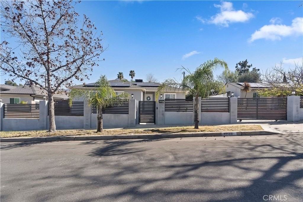 11108 Leolang Ave - Photo 2 of 36