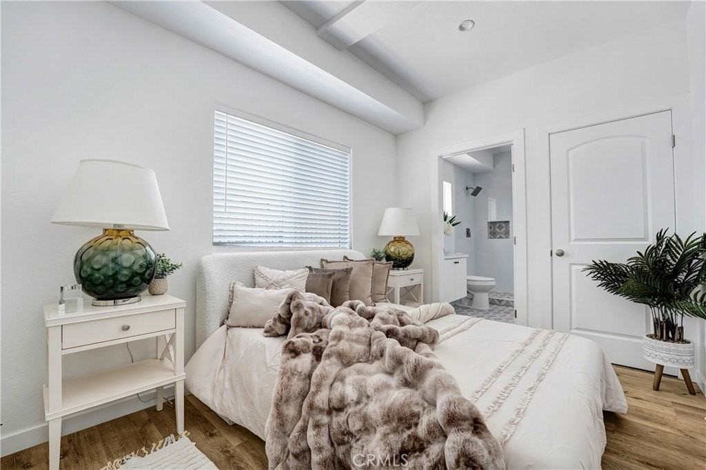 11952 Vanowen St - Photo 2 of 16