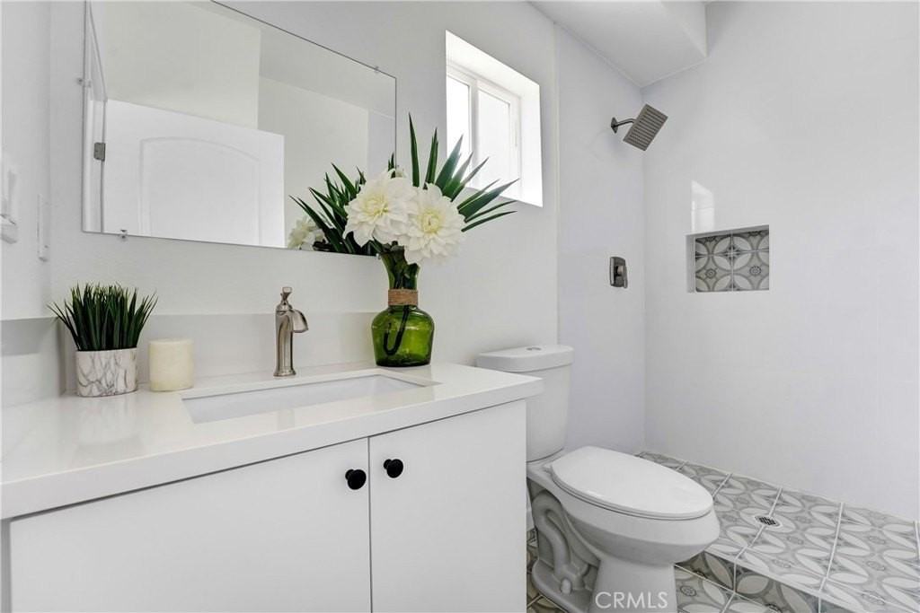 11952 Vanowen St - Photo 3 of 16