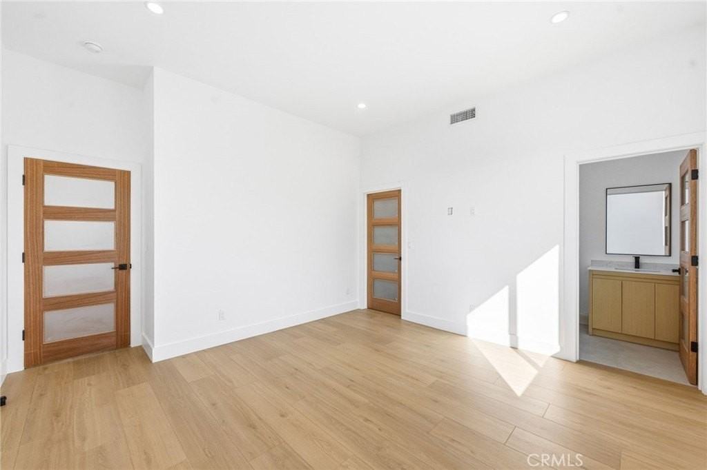 6554 Balboa Blvd - Photo 7 of 15