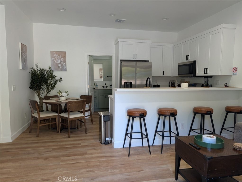 311 W Green St - Photo 6 of 15