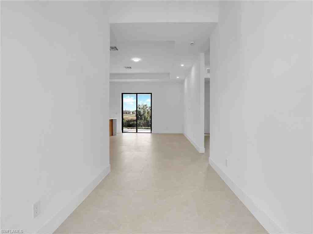 125 Nw 24th Ave - Photo 4 of 29