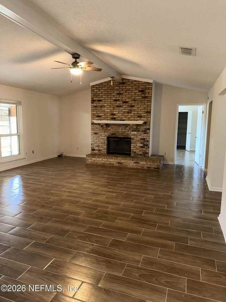 5524 Silkwood Ln - Photo 3 of 18