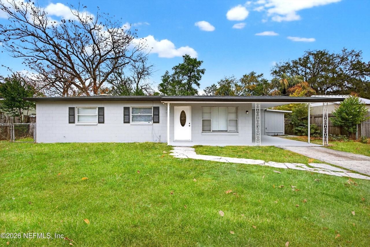 7815 Jaguar Dr - Photo 3 of 33