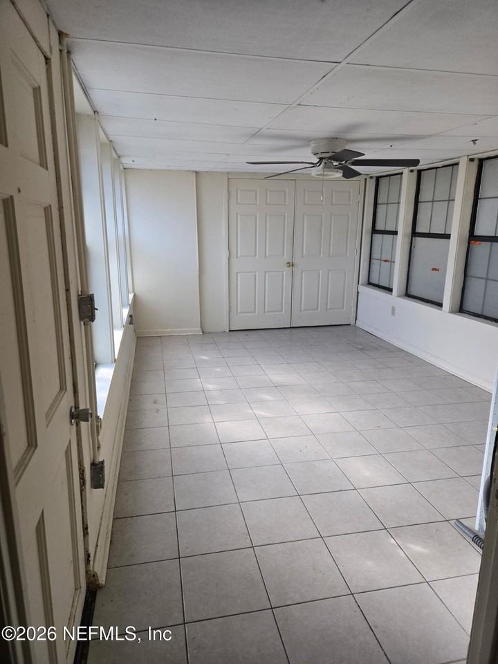 1268 Peacefield Dr - Photo 6 of 7