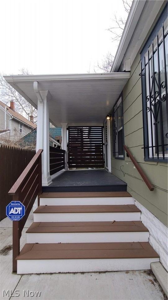 4208 John Ct - Photo 4 of 19