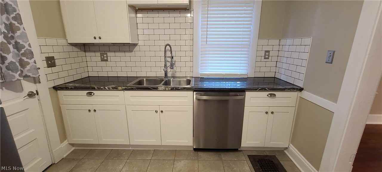 4208 John Ct - Photo 7 of 19