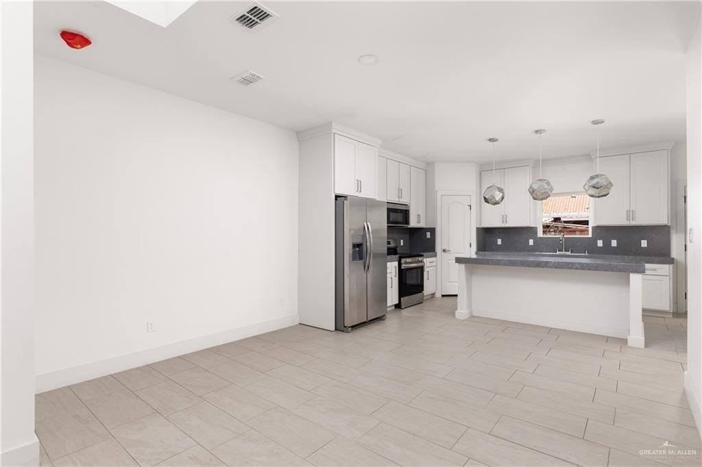 2339 S 42nd Ln - Photo 4 of 14