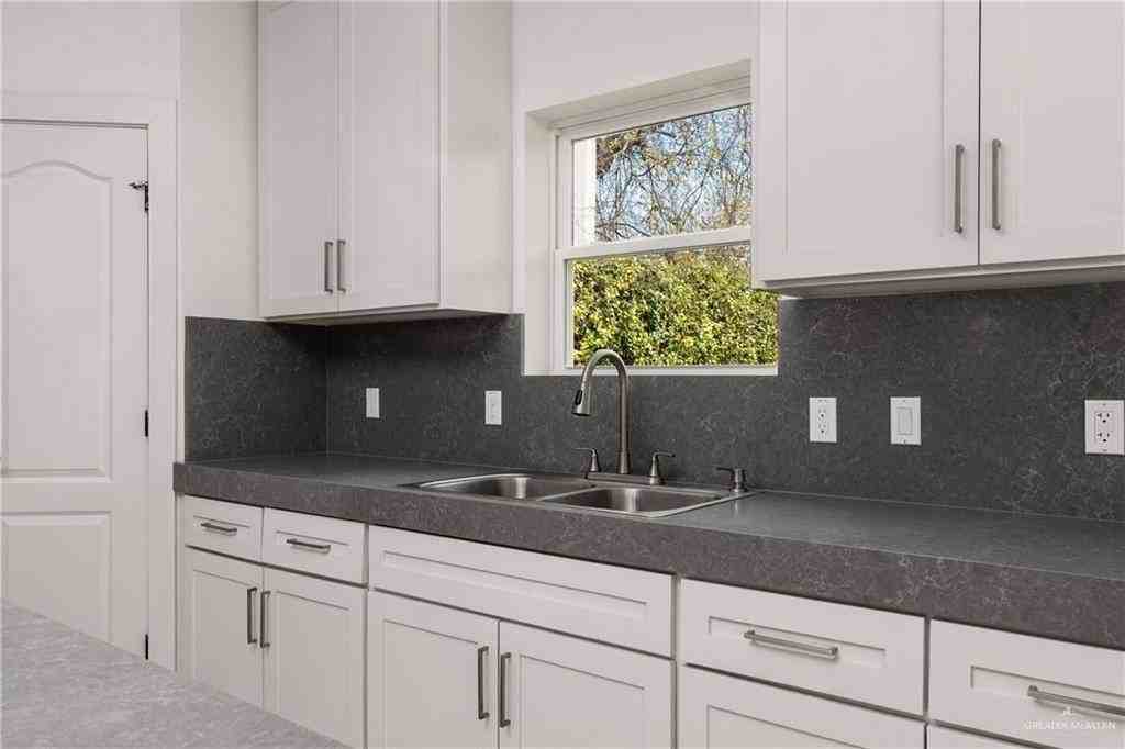 2339 S 42nd Ln - Photo 5 of 14