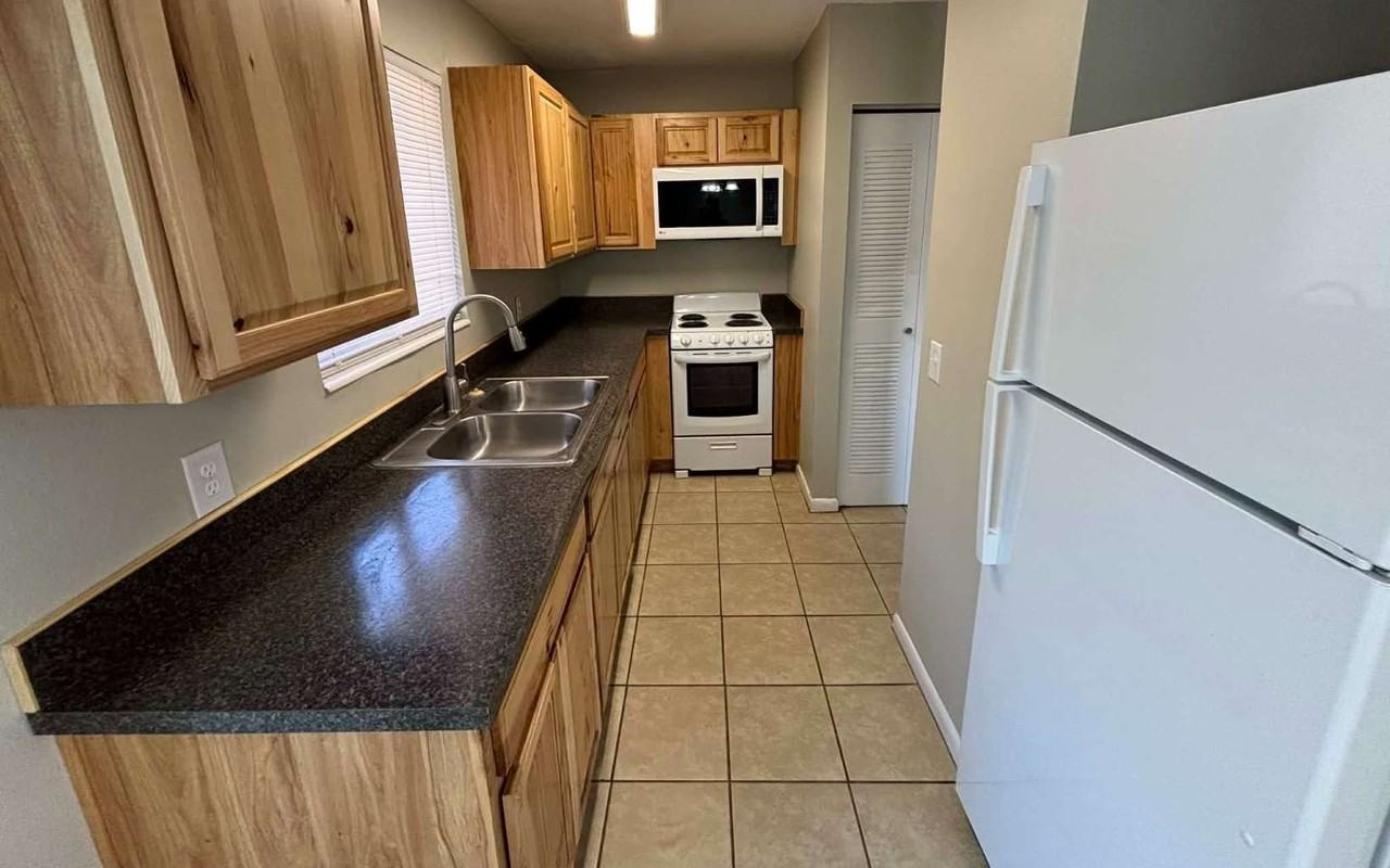 519 Nw Lake City Ave - Photo 4 of 7