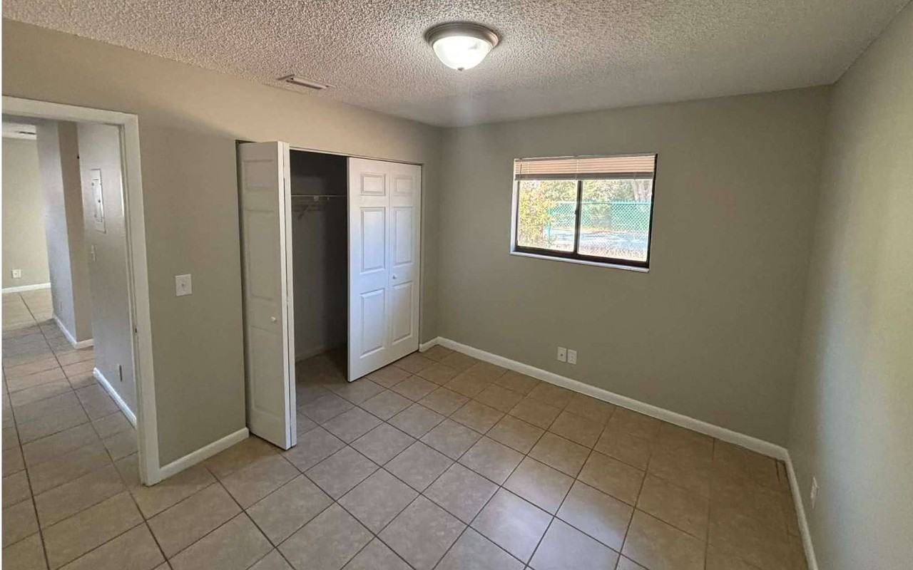 519 Nw Lake City Ave - Photo 6 of 7