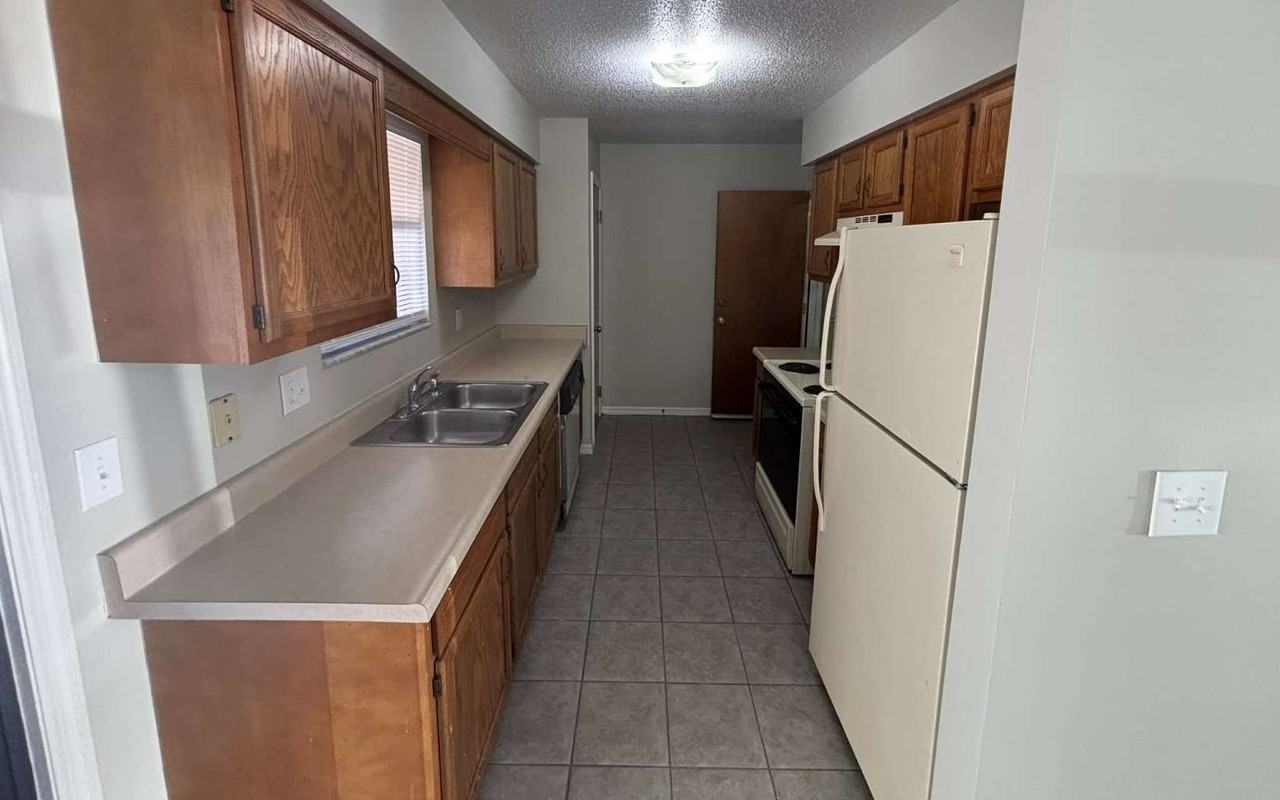 297 Nw Lake City Ave - Photo 5 of 8