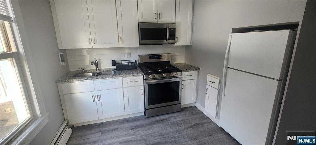 237 Park Ave Apt 2nd - Photo 2 of 7