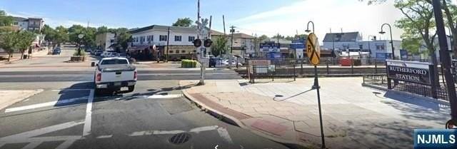 237 Park Ave Apt 2nd - Photo 6 of 7