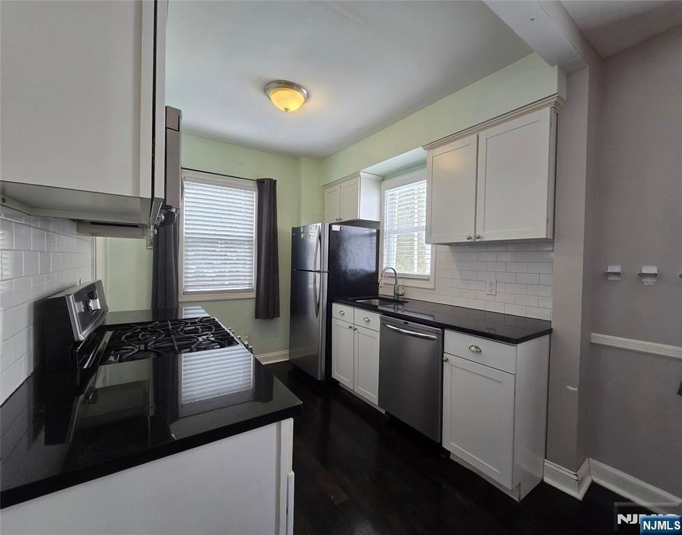 48 Freeman Pl - Photo 4 of 20