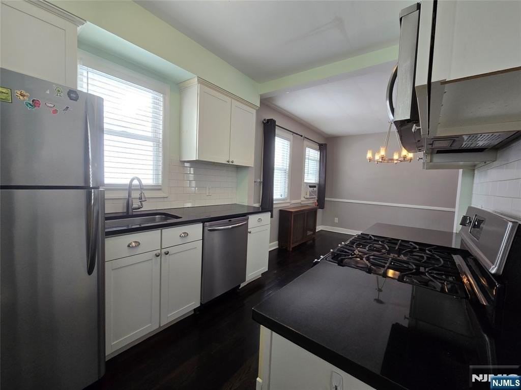 48 Freeman Pl - Photo 5 of 20