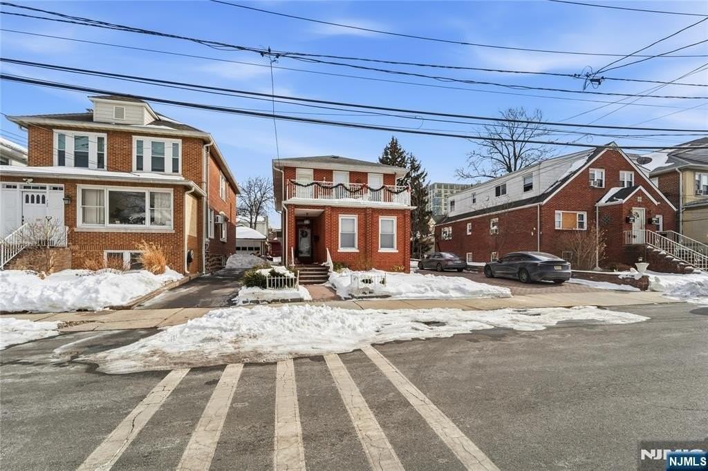 720 Grove Ave - Photo 3 of 12