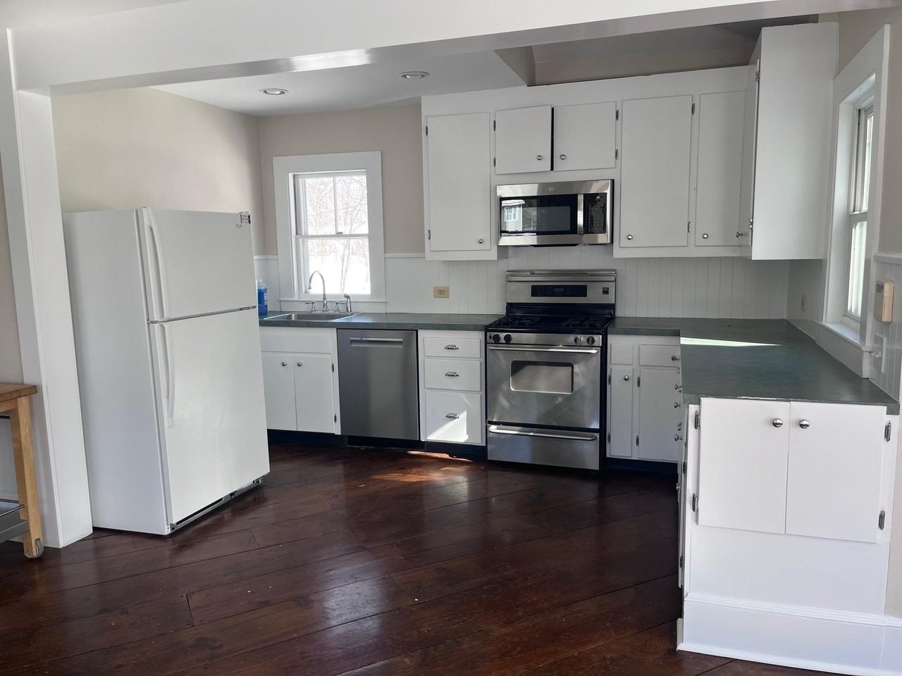 380 Sagamore Rd - Photo 4 of 15