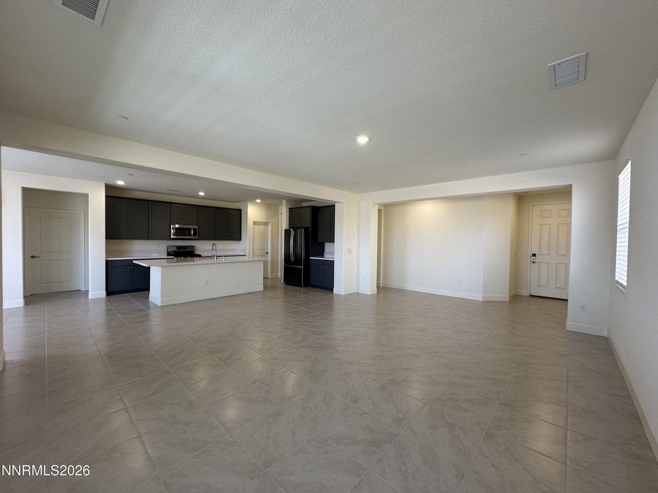 6882 Pilot Peak Rd - Photo 5 of 27