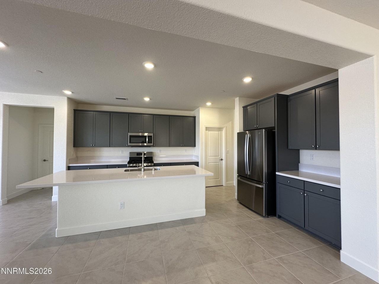 6882 Pilot Peak Rd - Photo 6 of 27