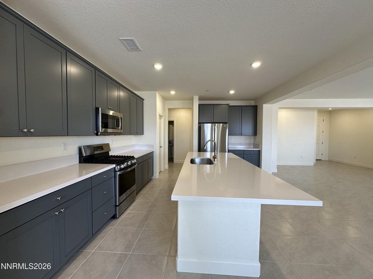 6882 Pilot Peak Rd - Photo 7 of 27