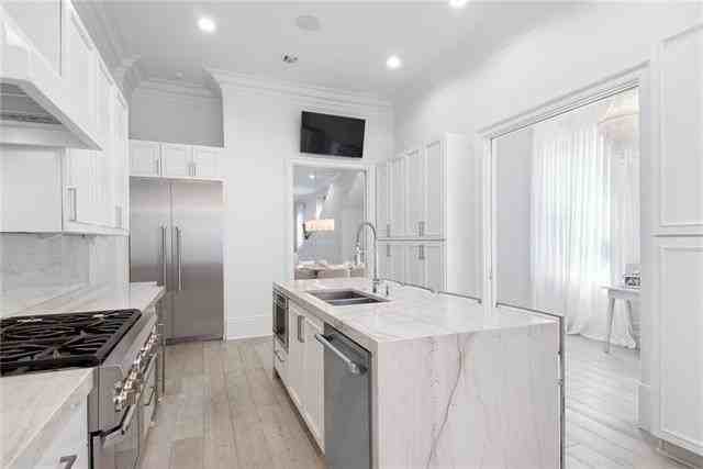 249 Walnut St - Photo 3 of 25