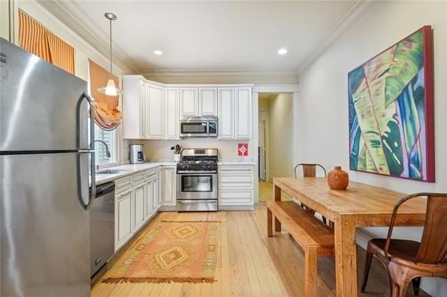 5364 Laurel St - Photo 4 of 12