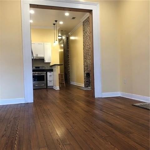 2563 N Prieur St - Photo 5 of 11